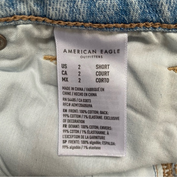 American Eagle Strigid Mom Jean Size 2 Short - Picture 9 of 9